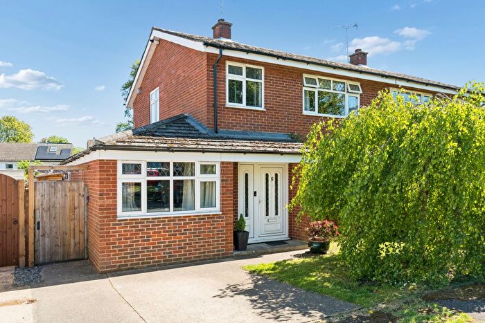 3 Bedroom Semi-detached House For Sale In St Augustine Close, Hitchin, SG5