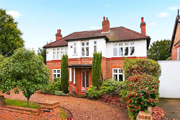 4 Bedroom Detached House For Sale In Gloucester Road, Hampton, TW12