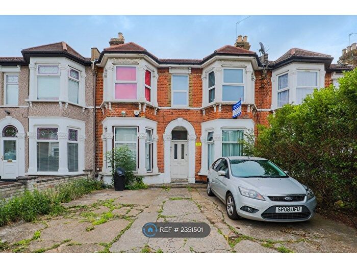 1 Bedroom Flat To Rent In Seven Kings, Ilford, IG3