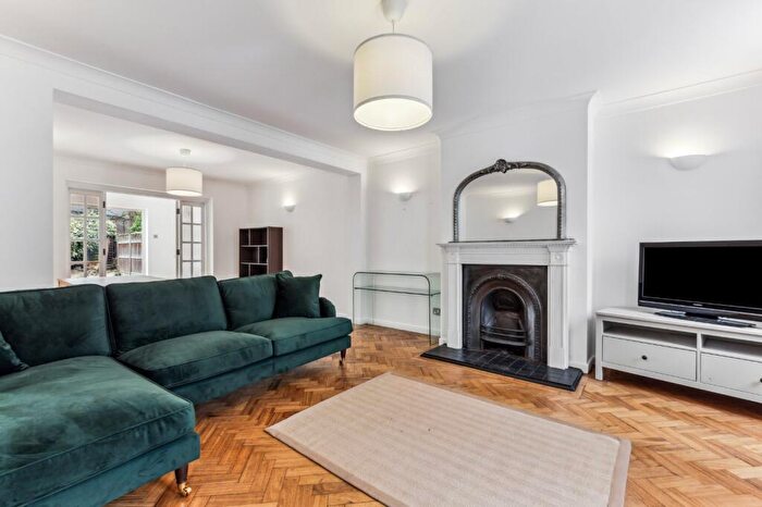 3 Bedroom Terraced House To Rent In St. Pauls Road, Canonbury, N1
