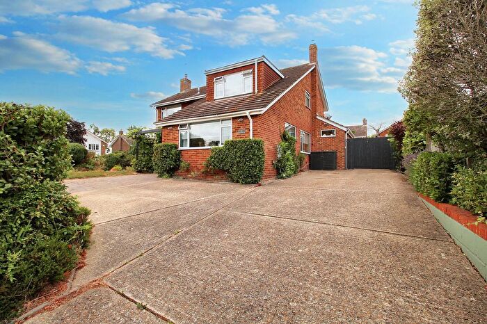 5 Bedroom Detached House To Rent In Park Farm Close, Shadoxhurst, TN26