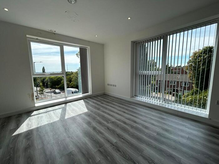 2 Bedroom Flat To Rent In Woodborough Road, Nottingham, Nottingham City, NG3