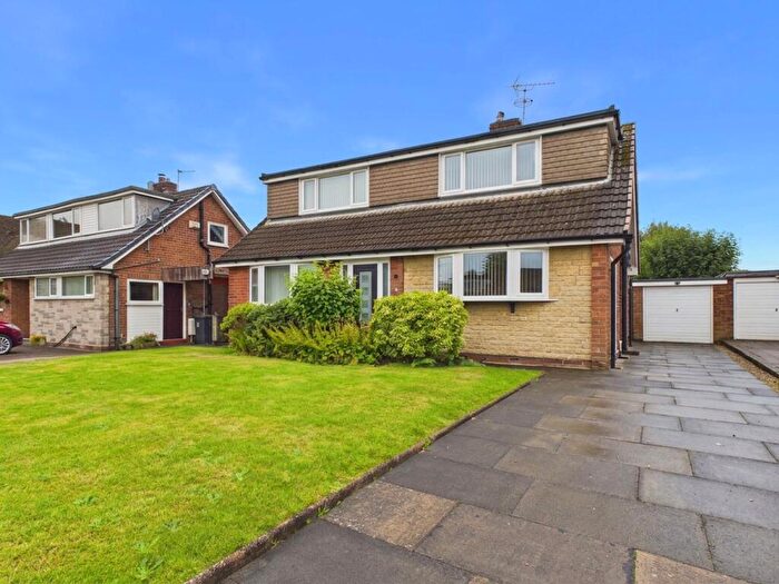 2 Bedroom Detached House To Rent In Truro Road, Tyldesley, M29