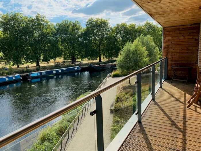 2 Bedroom Apartment To Rent In Copper Crt, Essex Wharf, London, E5