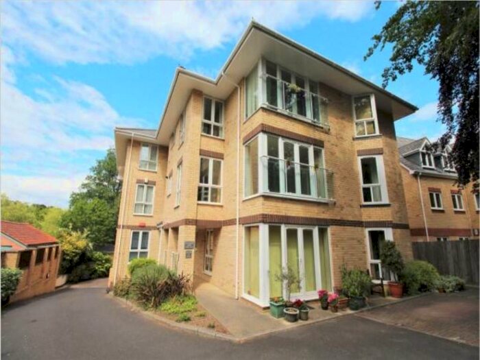 2 Bedroom Flat To Rent In Surrey Road, Coy Pond, Poole, BH12