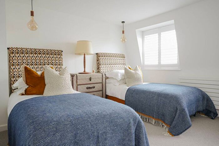 5 Bedroom Maisonette To Rent In Novello Street, Fulham, London, SW6