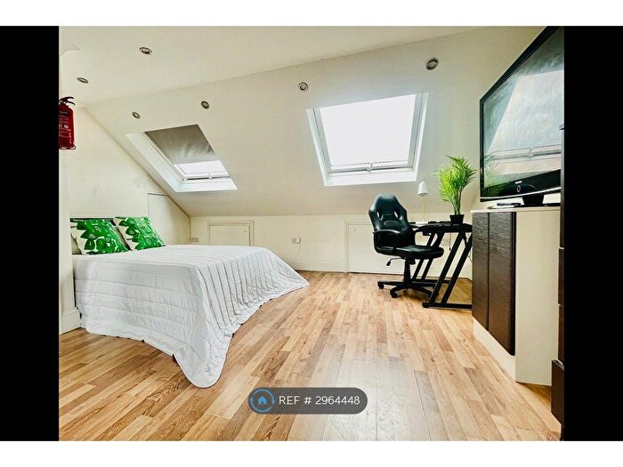 Studio To Rent In Sunningdale Avenue, London, W3