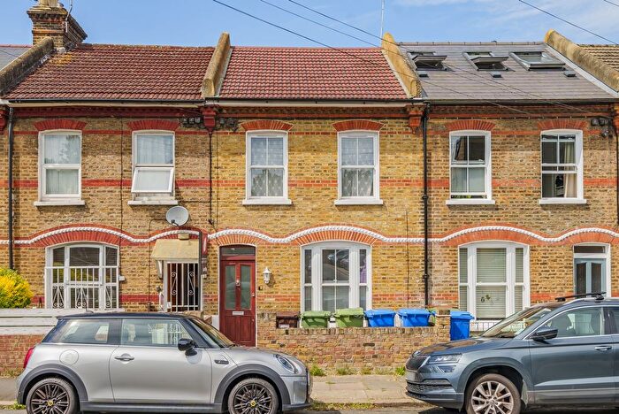 1 Bedroom Flat To Rent In Buchan Road, London, SE15