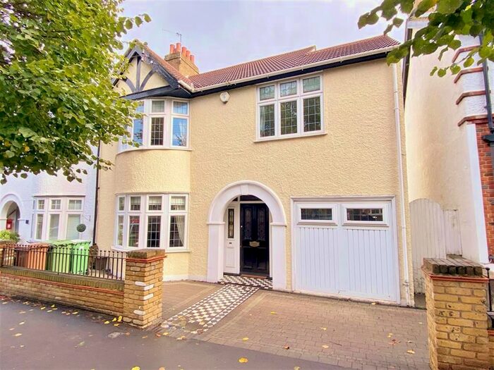 3 Bedroom Semi-Detached House To Rent In Stafford Road, Sidcup, Kent DA14