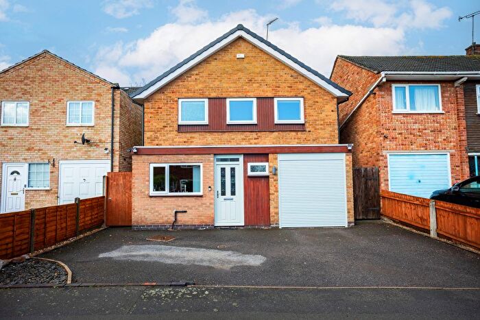 3 Bedroom Detached House For Sale In Blenheim Road, Birstall, LE4