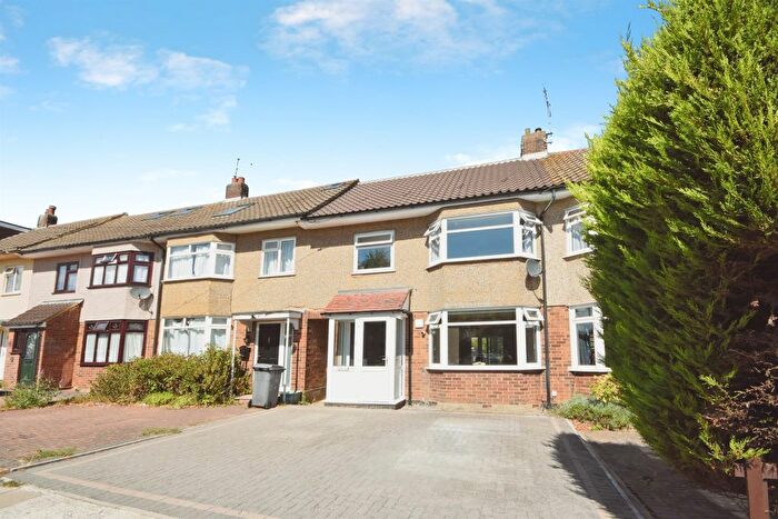 3 Bedroom Terraced House For Sale In Lewis Drive, Moulsham Lodge, Chelmsford, CM2