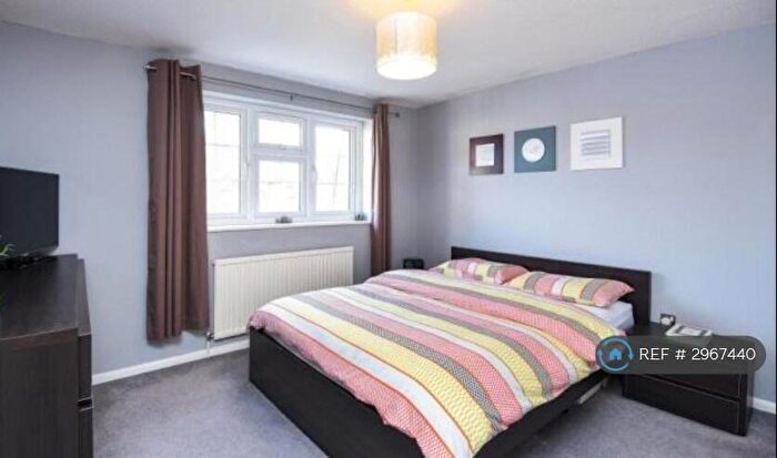 1 Bedroom Flat To Rent In Leicester Road, New Barnet, Barnet, EN5