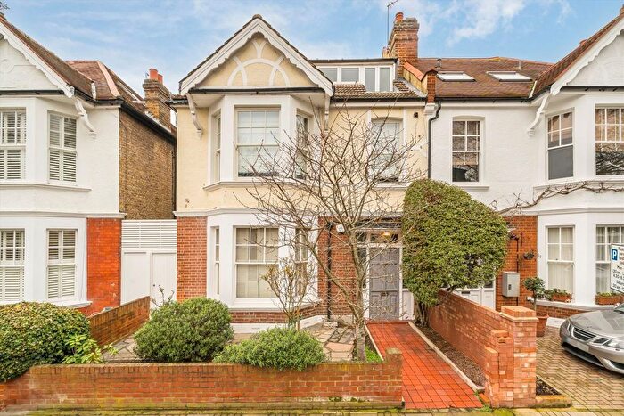 1 Bedroom Flat To Rent In Hadley Gardens, Chiswick, W4