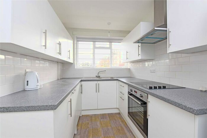 2 Bedroom Flat To Rent In Chalford Court, Kersfield Road, London, SW15