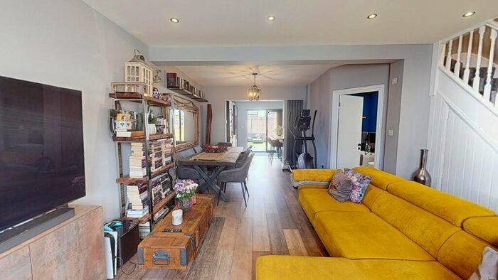 4 Bedroom Terraced House To Rent In Rochford Way, Croydon, CR0