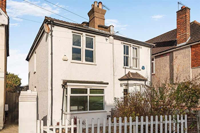 2 Bedroom Semi Detached House For Sale In Grove Lane, Kingston, KT1