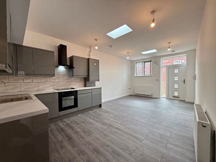 1 Bedroom Studio To Rent In Milton Street, Wakefield, West Yorkshire, WF2