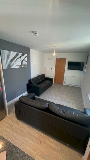 7 Bedroom Property To Rent In Ebrington Street, PL4