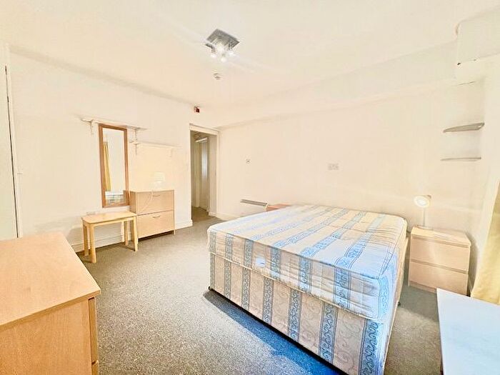 1 Bedroom Flat To Rent In Leinster Gardens, London, W2