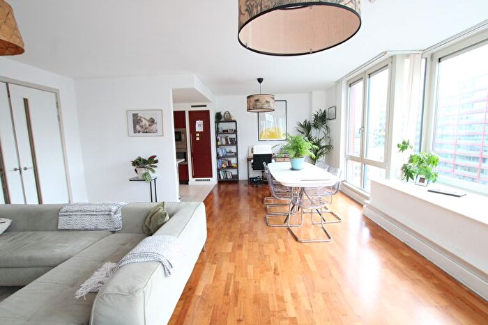 2 Bedroom Flat For Sale In Leftbank, Manchester, M3