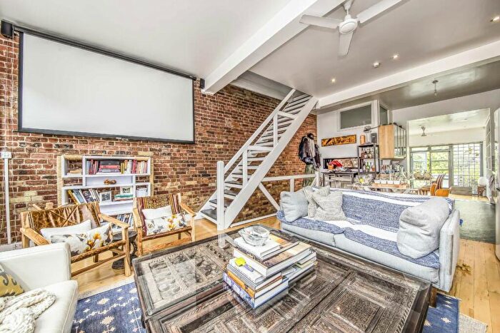 2 Bedroom Flat To Rent In Calvin Street, Spitalfields, E1