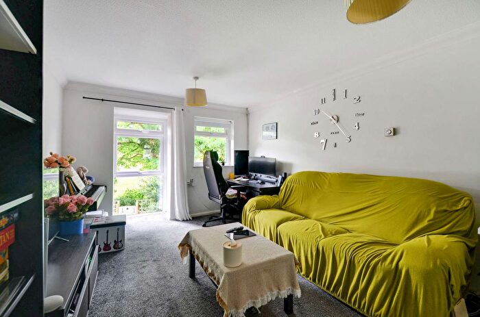 1 Bedroom Flat For Sale In Whitby Court, Caversham, Reading, RG4