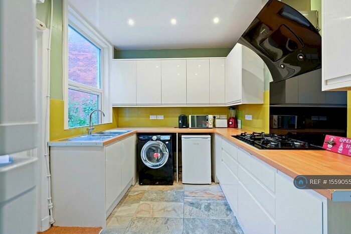 5 Bedroom Terraced House To Rent In Avenham Terrace, Preston, PR1