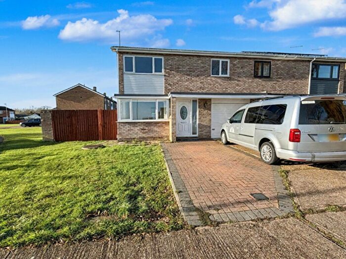 4 Bedroom Semi Detached House To Rent In Shakespeare Road, St Ives, Cambs, PE27