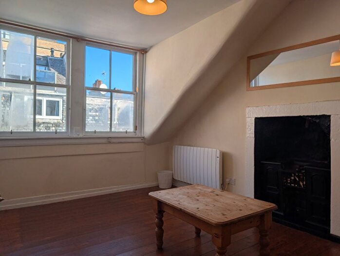 1 Bedroom Flat To Rent In Rose Street, Edinburgh, Midlothian, EH2