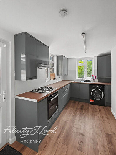 3 Bedroom End Of Terrace House To Rent In Bushberry Road, London, E9