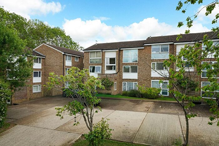 2 Bedroom Flat For Sale In Blair Close, Hemel Hempstead, HP2