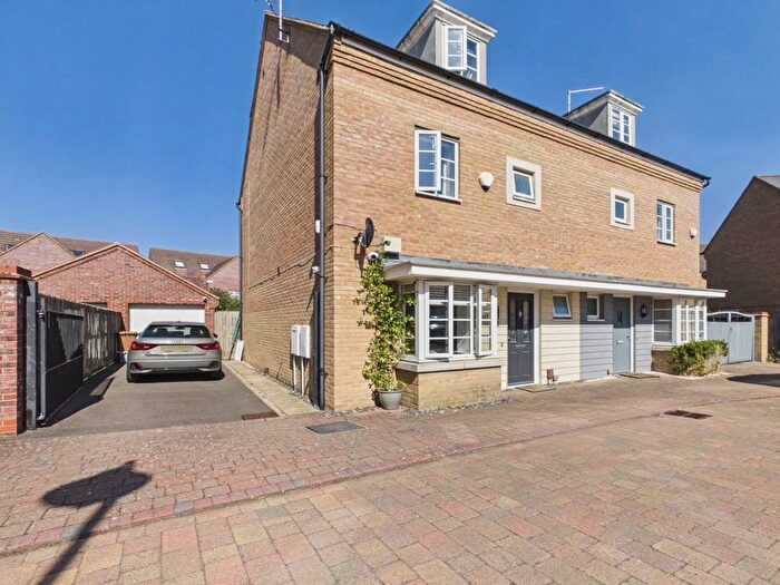 4 Bedroom Detached House To Rent In Waterton Way, Hampton Vale, Peterborough, PE7