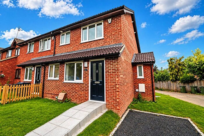 1 Bedroom End Terrace House For Sale In Woodger Close, Guildford, Surrey, GU4
