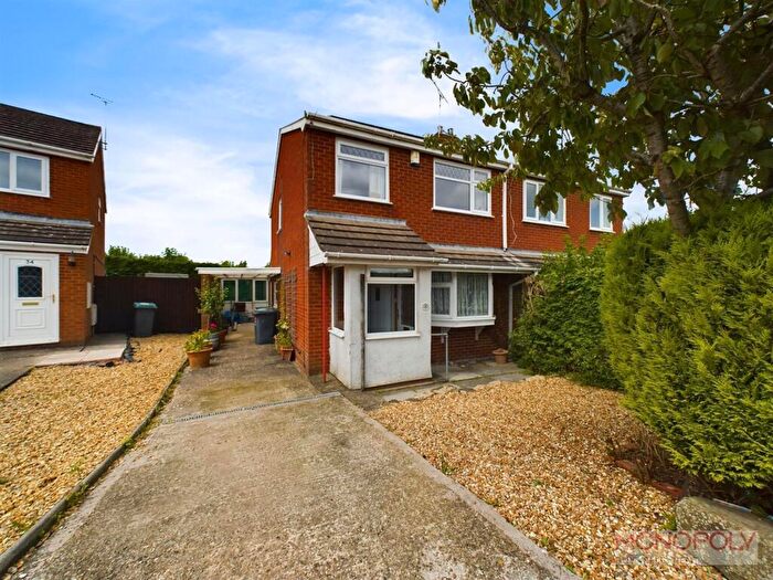 4 Bedroom Semi-Detached House For Sale In Cae Glas, Coedpoeth, LL11