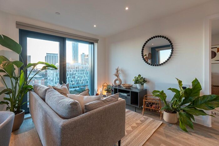 3 Bedroom Flat To Rent In Flat, Pall Mall, Liverpool, Merseyside, L3