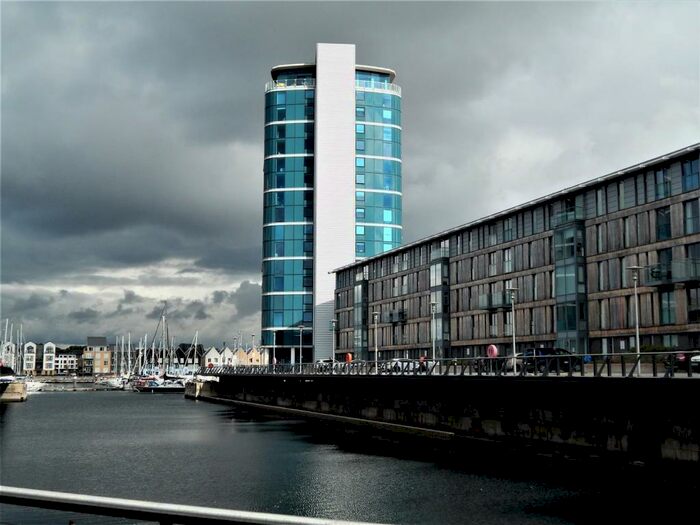 1 Bedroom Flat To Rent In Marina Point East, Chatham, ME4