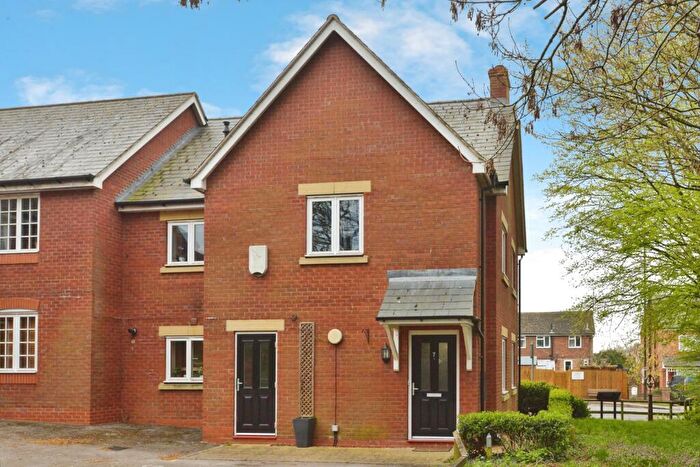 2 Bedroom Maisonette For Sale In Hayes, Stony Stratford, Milton Keynes, Buckinghamshire, MK11
