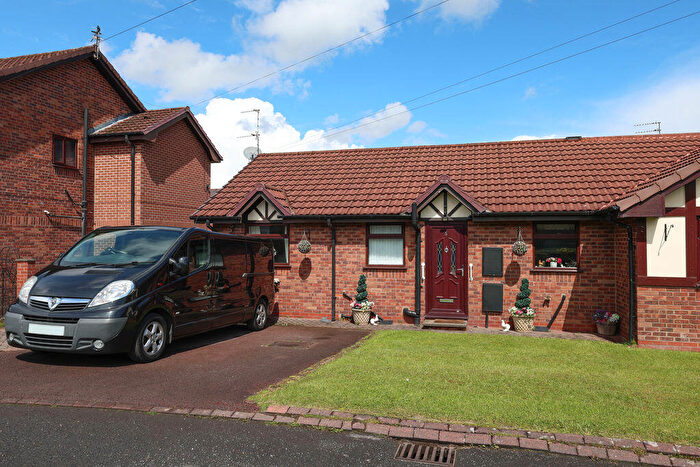 2 Bedroom Detached Bungalow For Sale In Glazebrook Close, Heywood, OL10