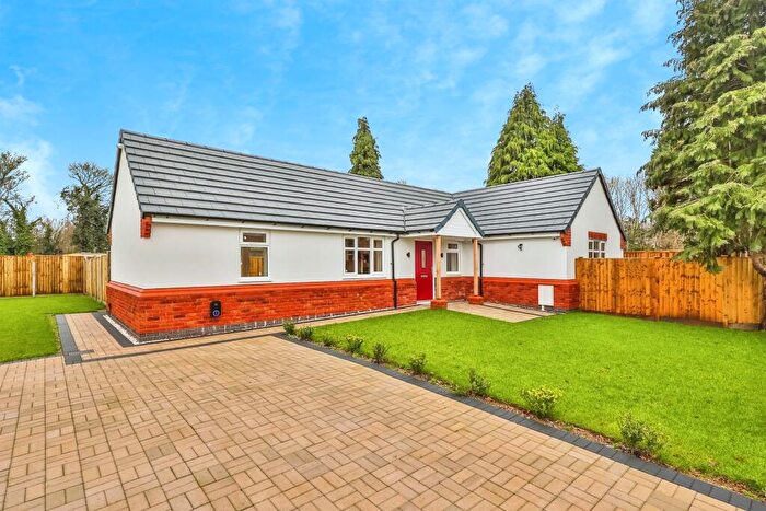 2 Bedroom Detached Bungalow For Sale In Roberts Lane, Hucknall, Nottingham, NG15