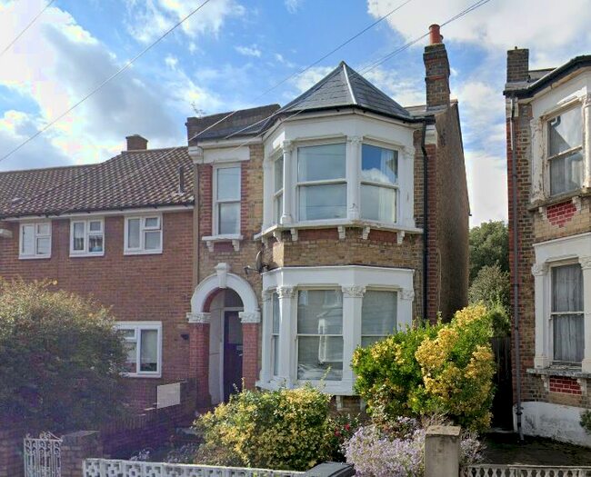 2 Bedroom Flat To Rent In Aislibie Road, London, SE12