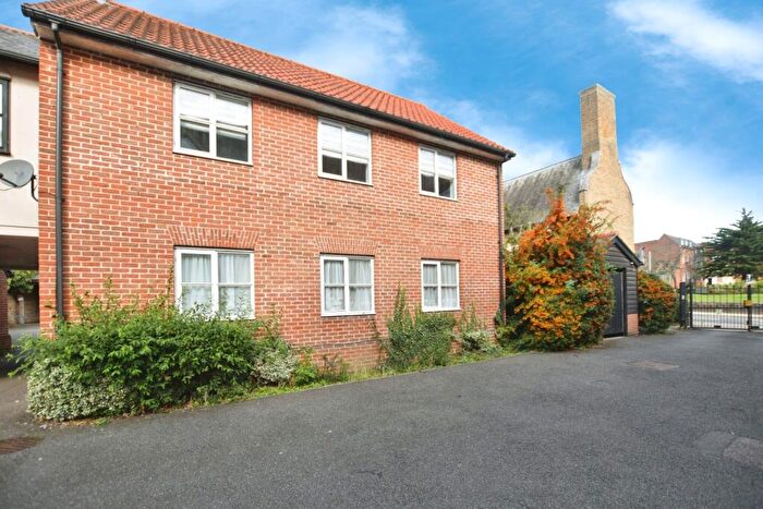 2 Bedroom Apartment For Sale In St. Michaels Mews, St. Michaels Road, Braintree, Essex, CM7