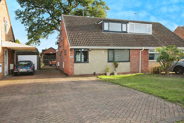 3 Bedroom Semi-Detached Bungalow For Sale In Montague Road, Rugby, CV22