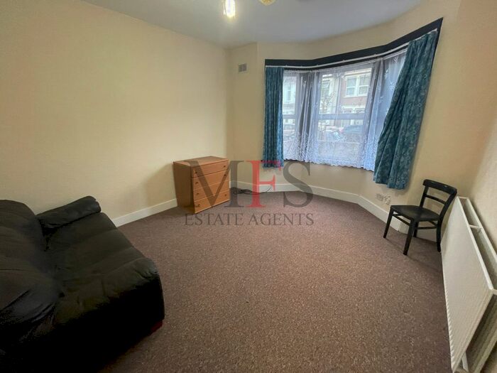 3 Bedroom Terraced House To Rent In Northcote Avenue, Southall, UB1