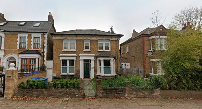 2 Bedroom Flat To Rent In Barry Road, SE22
