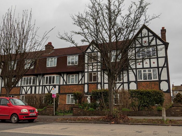 2 Bedroom Flat To Rent In Plough Lane, Wallington, SM6