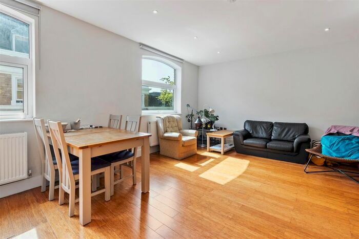 2 Bedroom Flat To Rent In Kingsland High Street, London, E8
