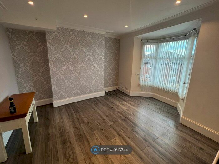 3 Bedroom Maisonette To Rent In Hunters Terrace, South Shields, NE33