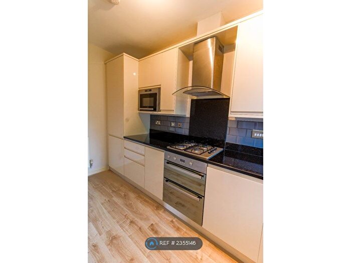 2 Bedroom Flat To Rent In Springhill Court, Bewdley, DY12