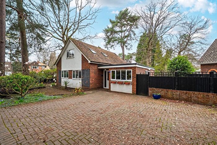 4 Bedroom Detached House For Sale In Woking, Surrey, GU22