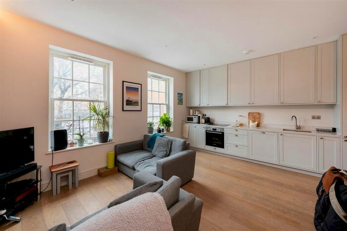 2 Bedroom Flat To Rent In High Street, London, W3